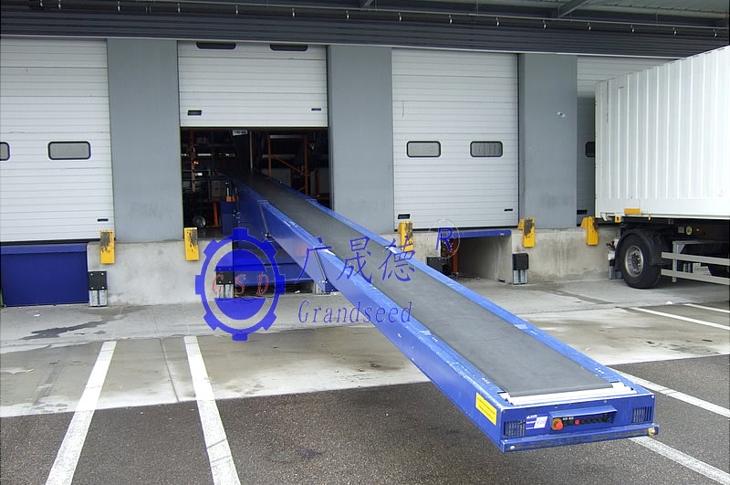 Telescopic logistics conveyor